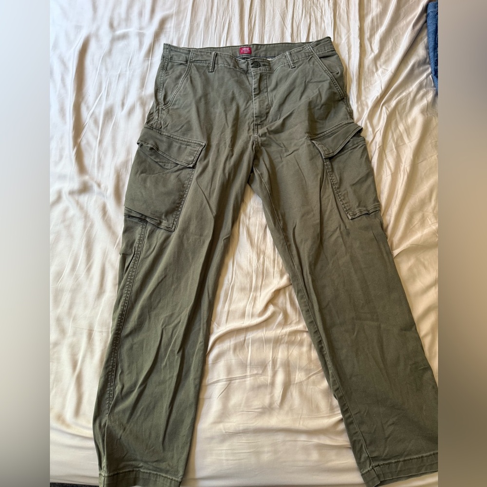 Levi's 501 Men's Green Cargo Pants